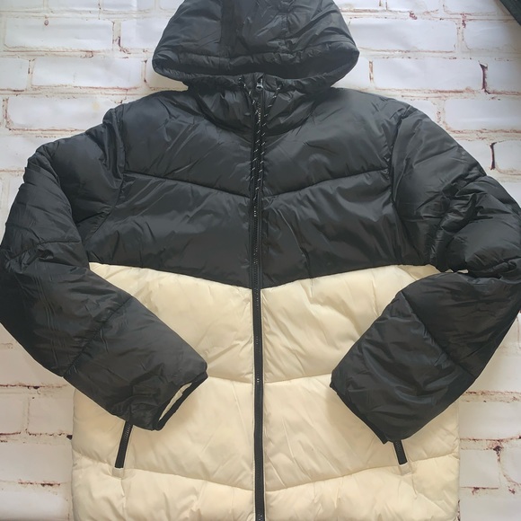 Other - 🆕[on] hooded puffer jacket